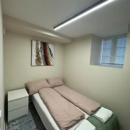Newly Renovated 2-room * Bergen